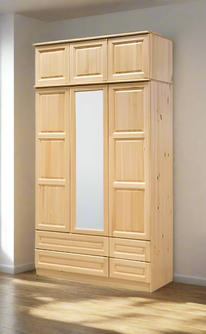 Трикрилен гардероб Престиж с 2 чекмеджета